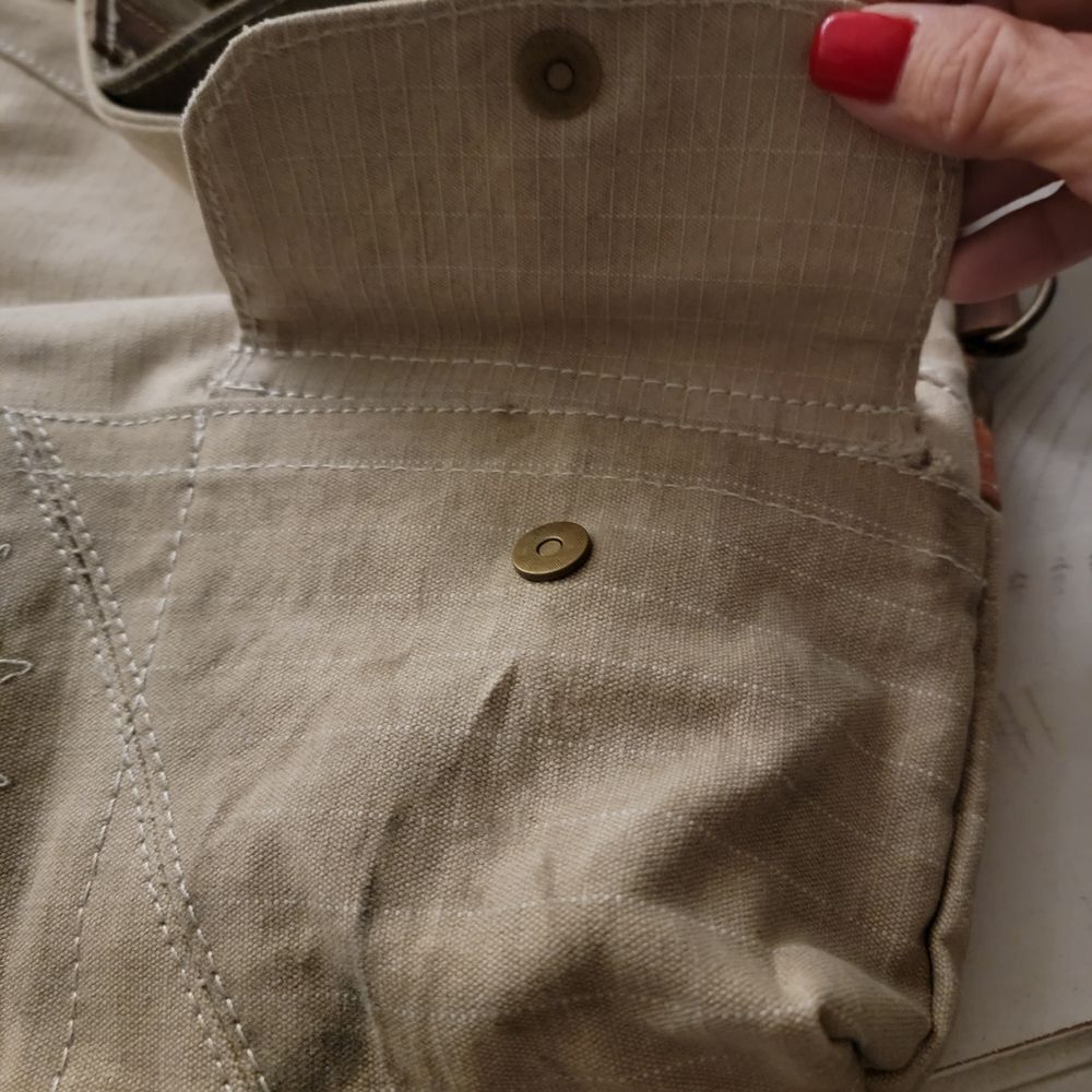 Duluth Trading Co Beige Crossbody Bag - Picture 7 of 9